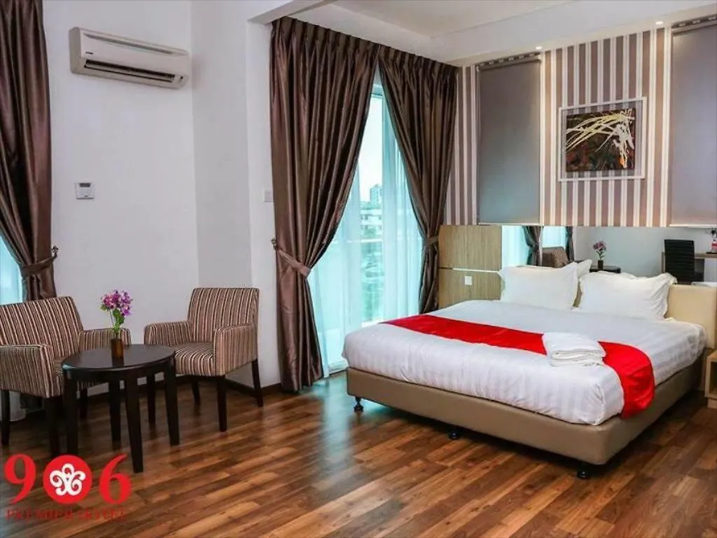 906 Premier Hotel Malacca 4*,